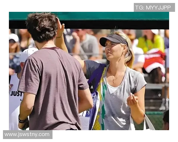 足球明星武贾西奇的传奇人生与职业生涯的辉煌成就回顾