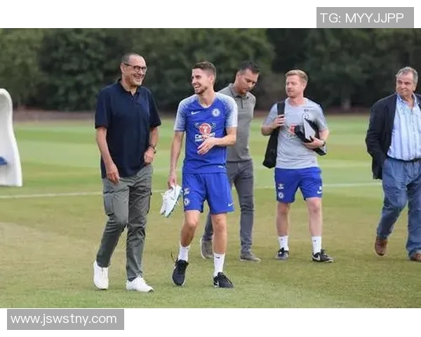 足球明星们的日常互动趣事与友谊揭秘,场上场下的亲密关系大曝光